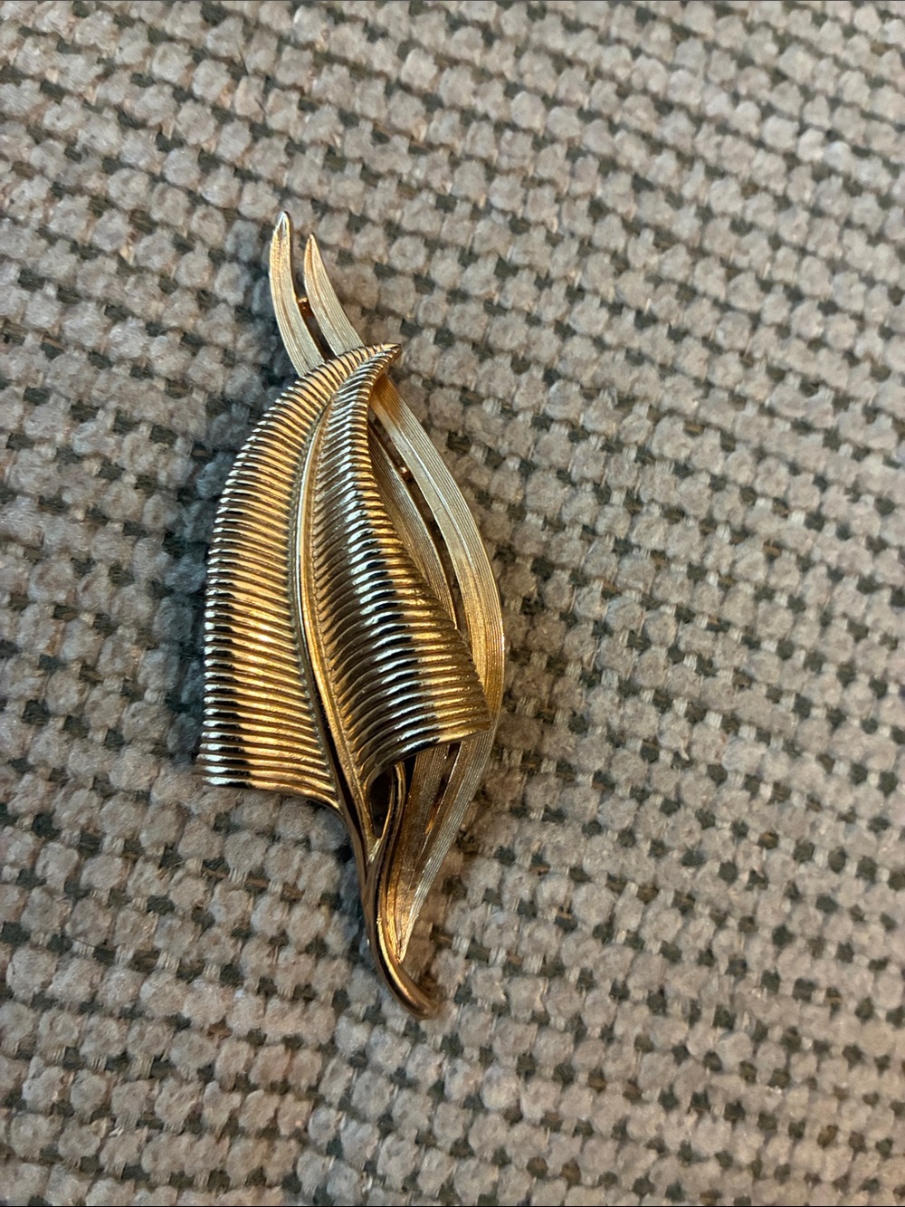 Gold-Tone Sculpted Leaf Brooch for Women